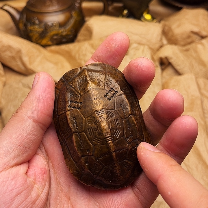 精美铜器做工精湛 