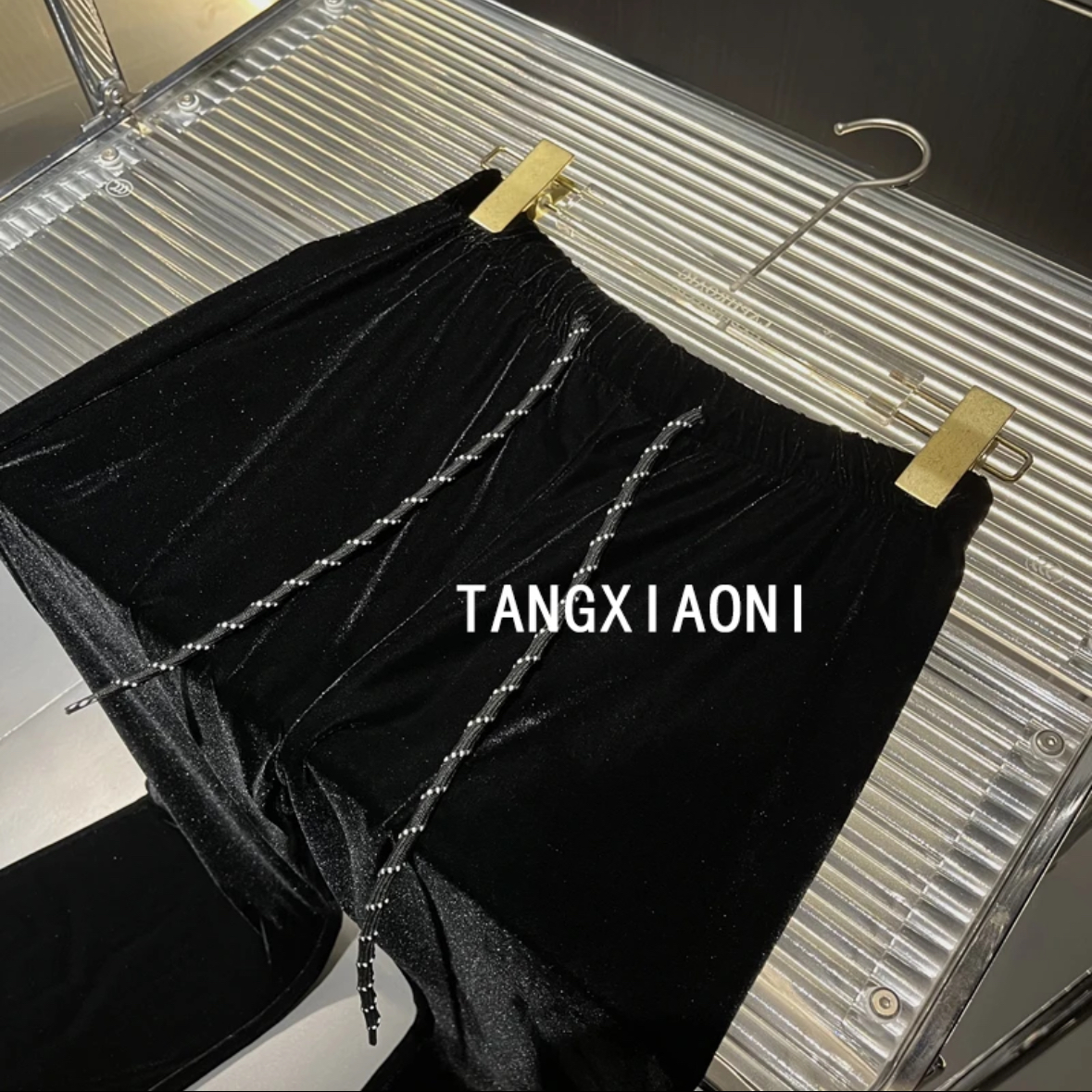 黑色窄版阔腿裤女天鹅绒高腰春秋新款直筒休闲裤垂感拖地百搭长裤