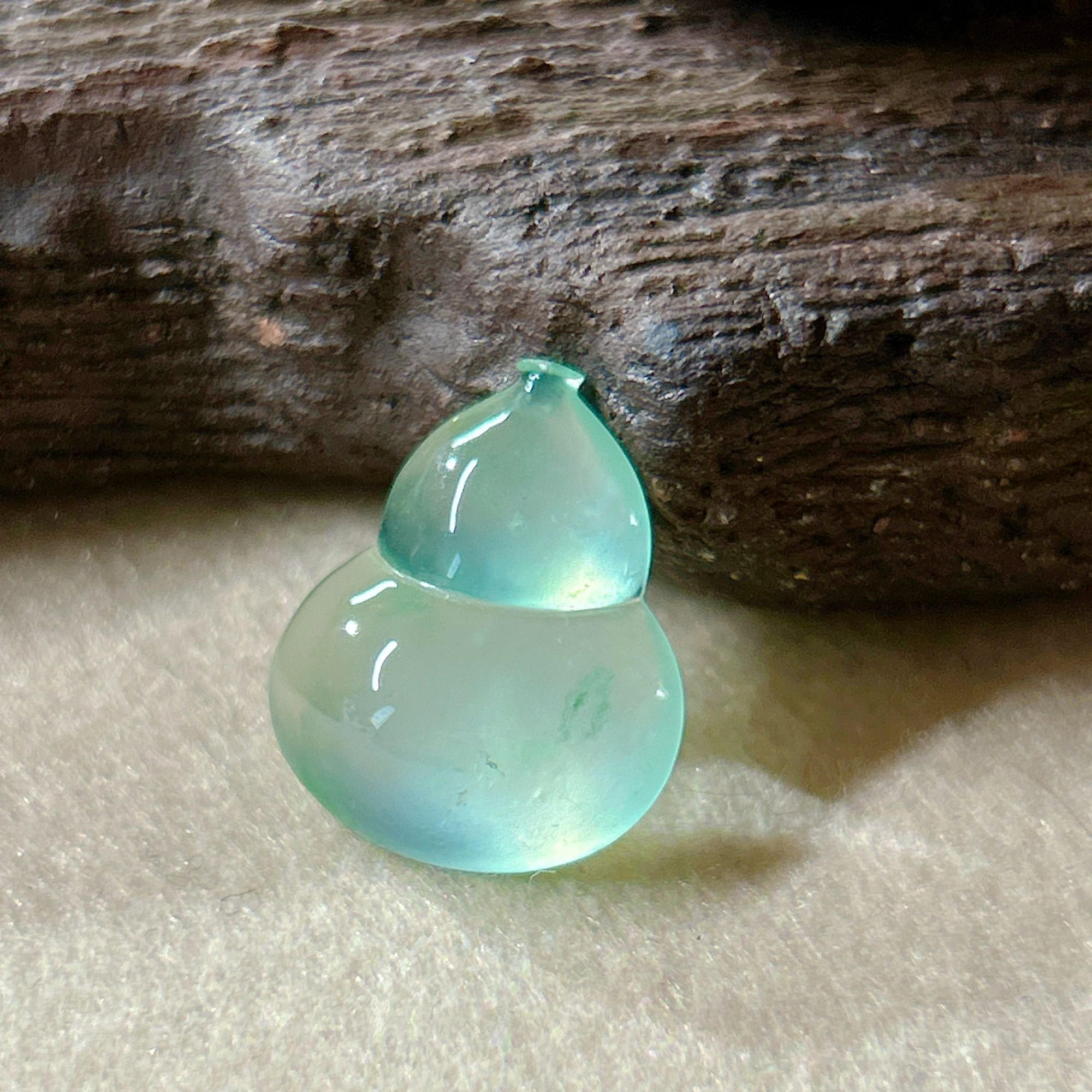 冰种金丝绿葫芦（尺寸17.1*20.7*6.4MM）