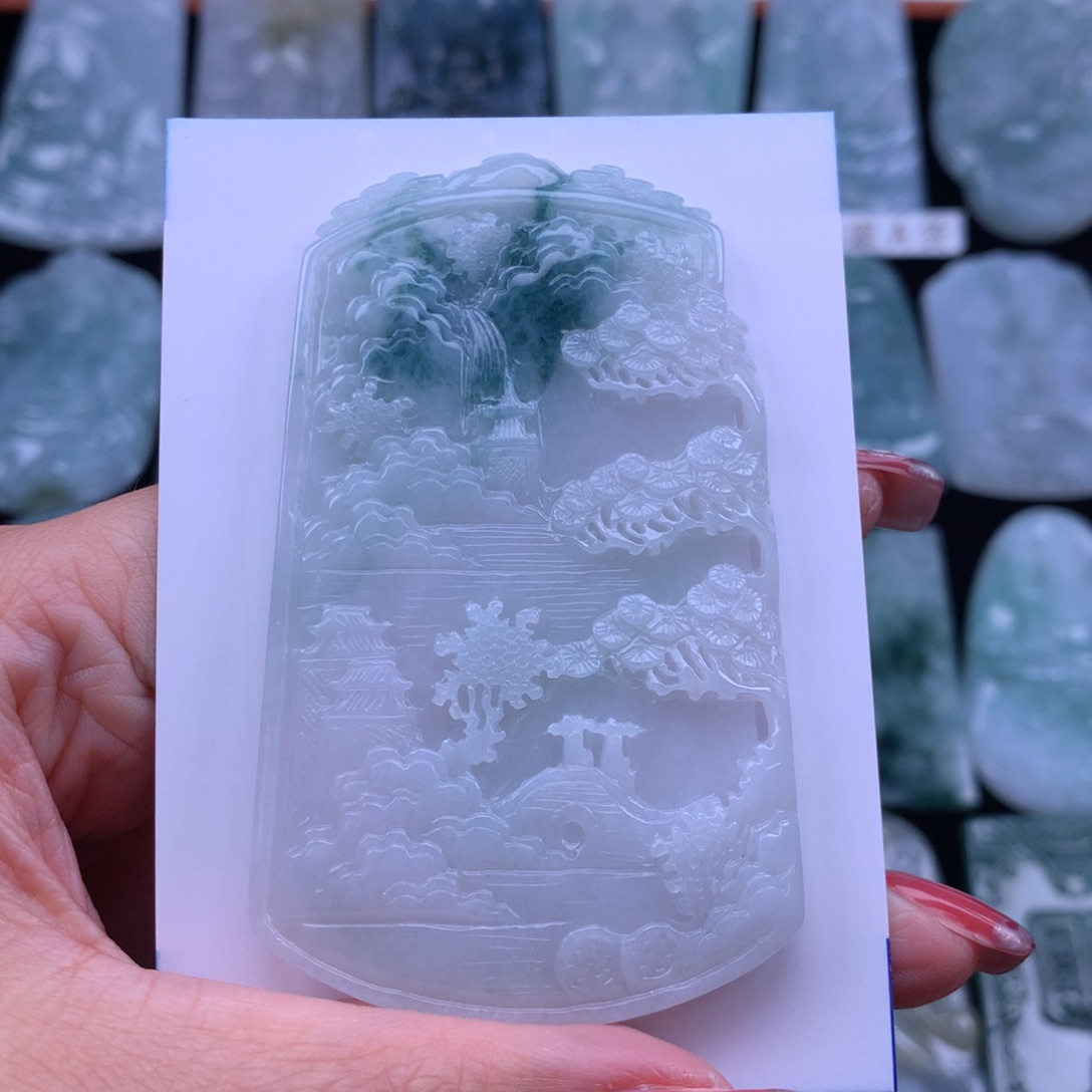 翡翠颈饰未镶嵌锋*翡翠