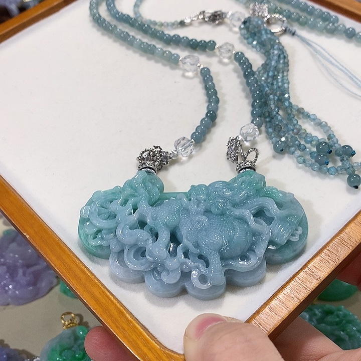 翡翠未镶嵌颈饰翡翠吊坠