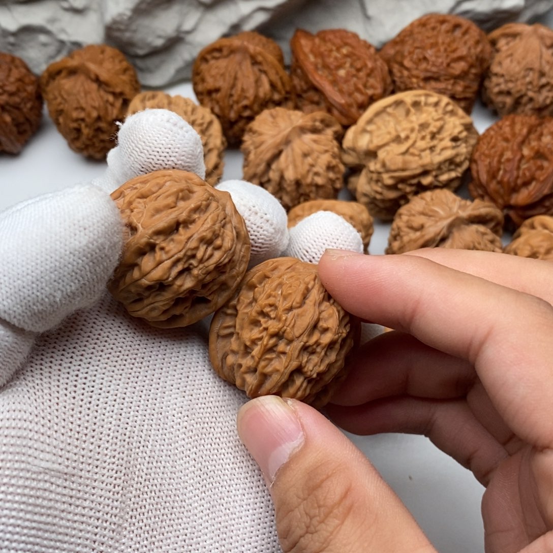 大***亚文玩核桃吊坠原生态不打药磨盘