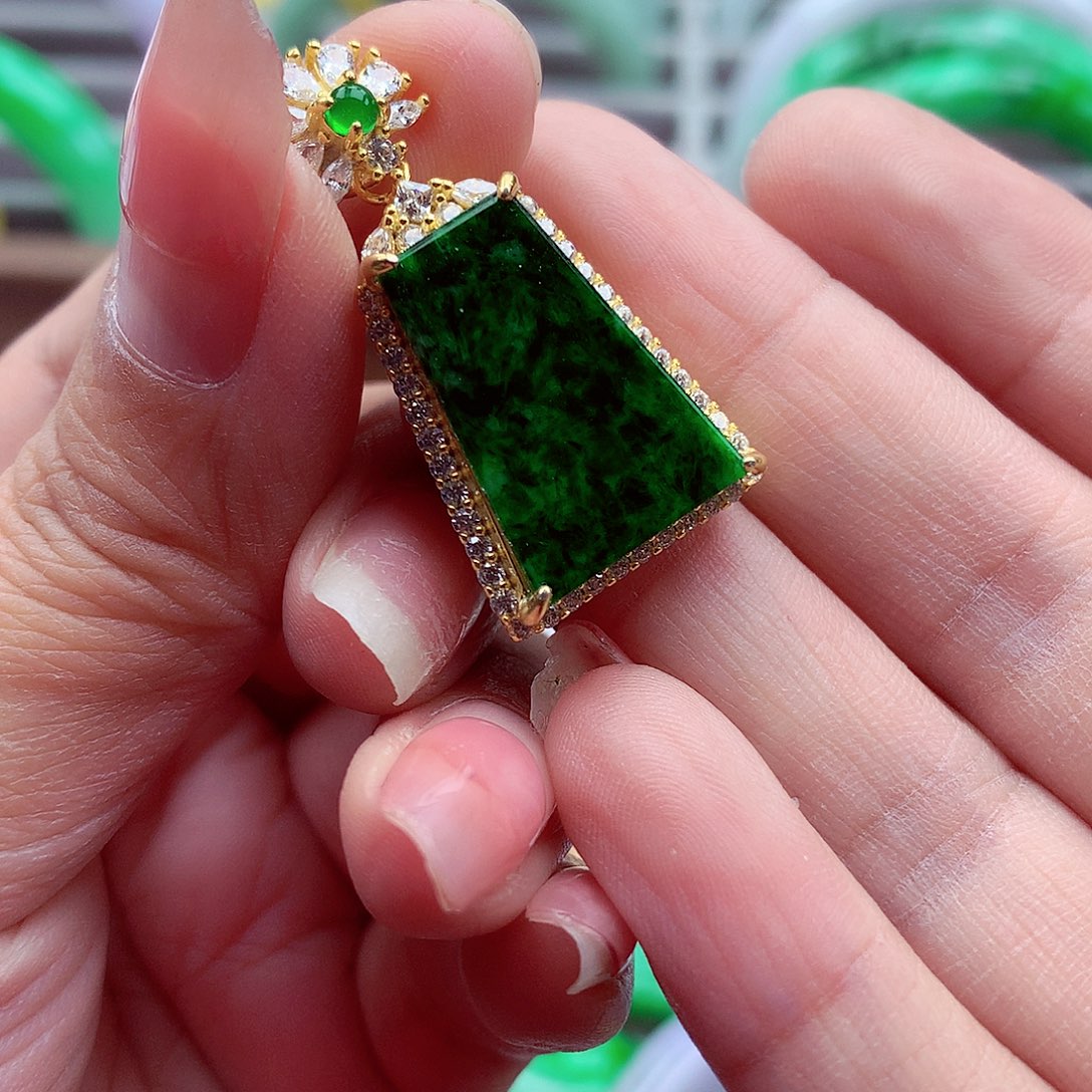 翡翠颈饰银S925镶嵌翡翠