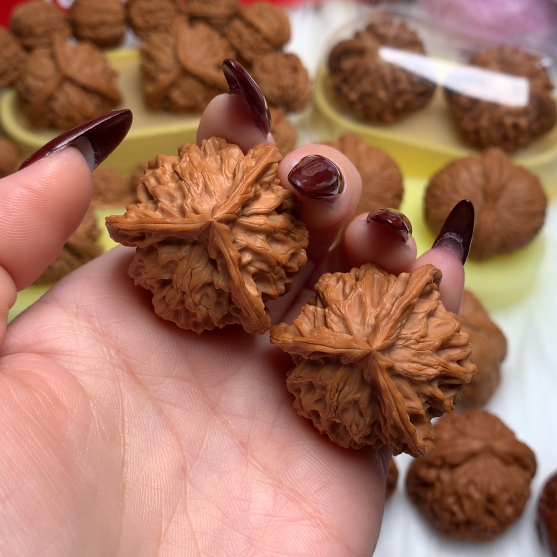 文玩核桃把件35全品正奔