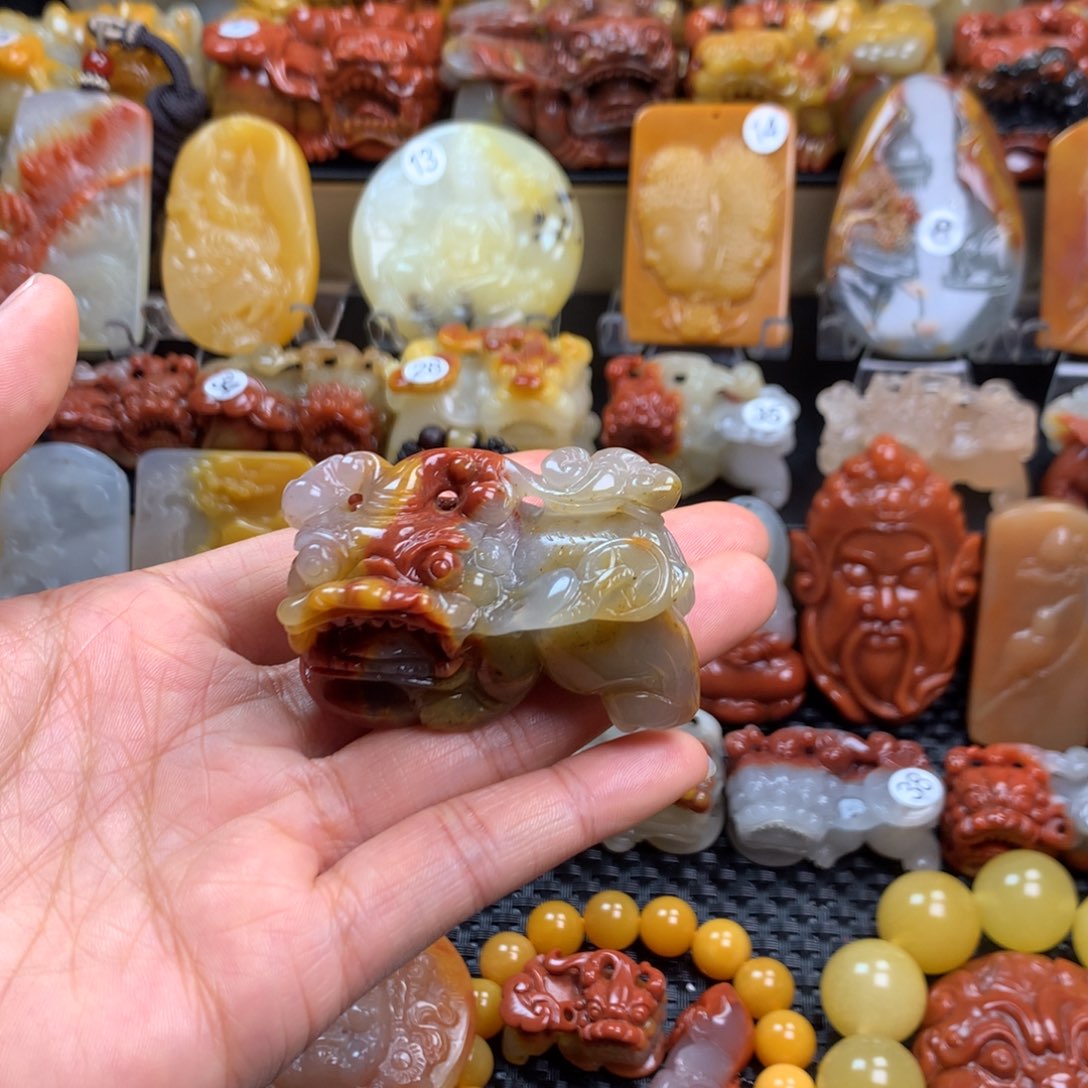 石英质玉（黄龙玉）挂件未镶嵌