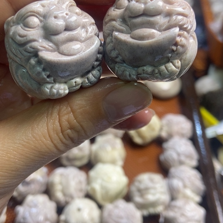 L***姐配饰鹿角雕刻一对出