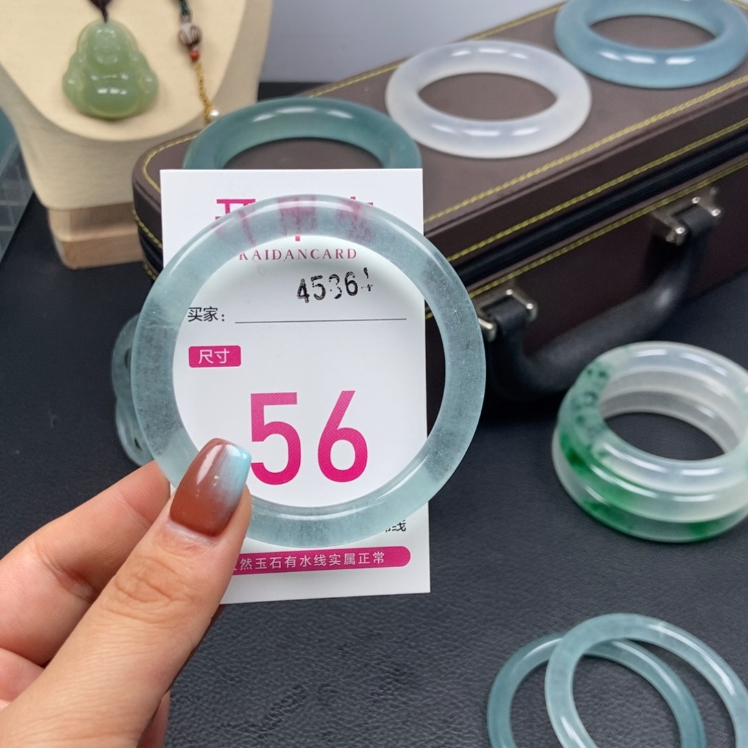 未镶嵌手镯石英质玉我****的