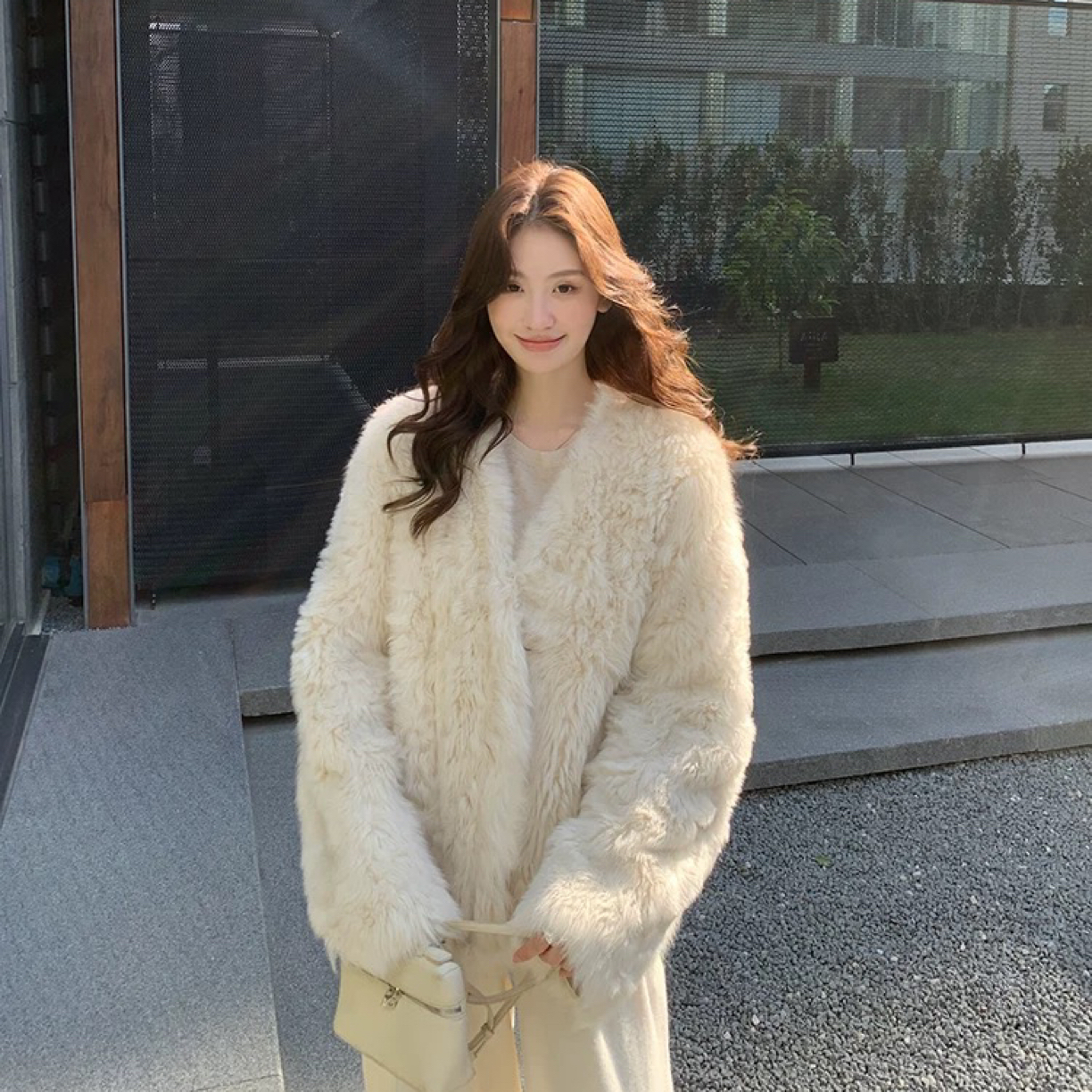 30305纽扣奶茶色大衣外套