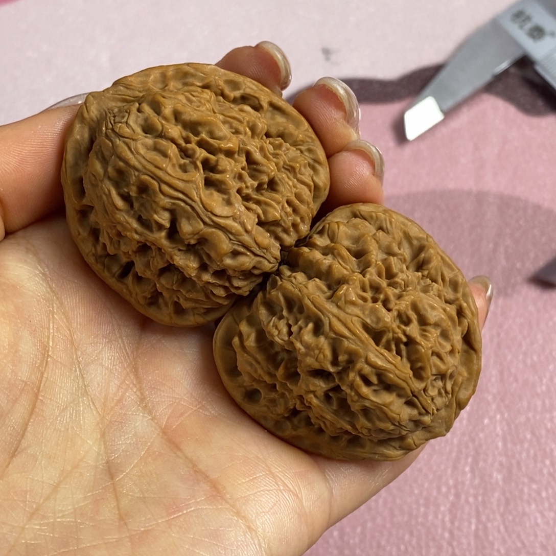 文玩核桃吊坠41南疆石黄88