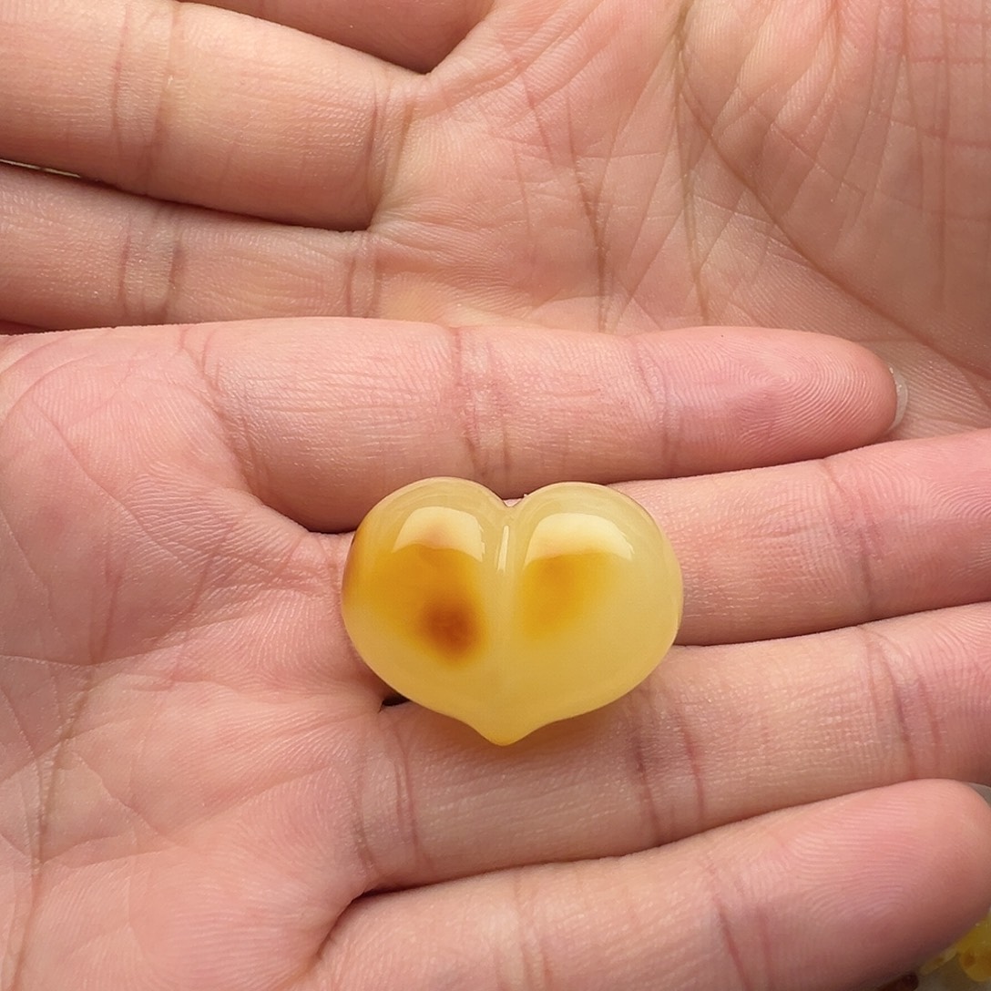 伶***房蜜蜡未镶嵌颈饰屁桃（打孔不退换）