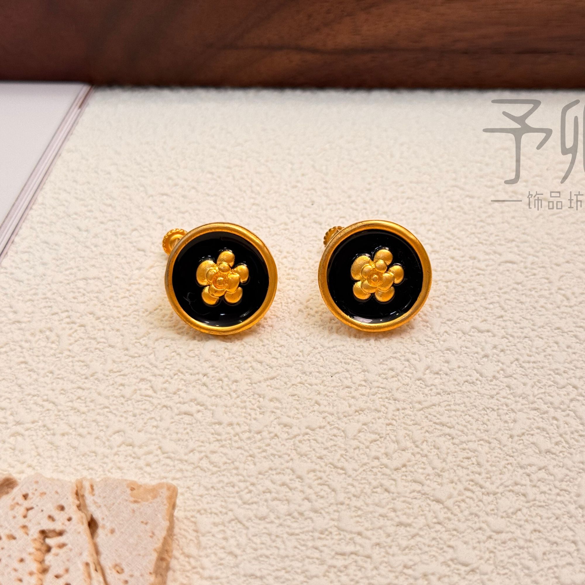 铜合金耳饰 黑色山茶 中古风优雅山茶花耳环镀金高级感复古耳饰