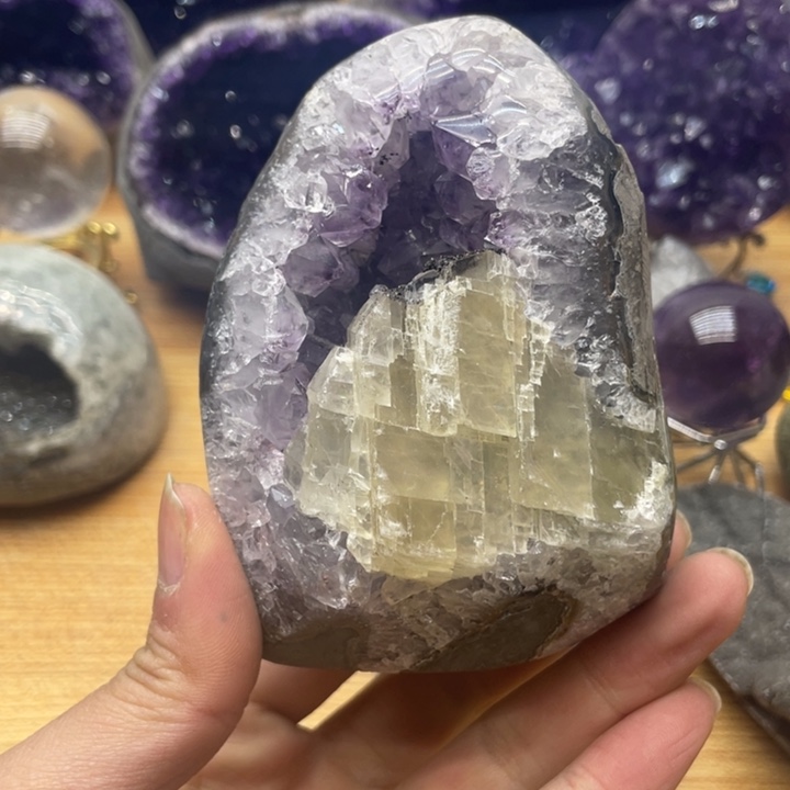 紫晶方解石未镶嵌