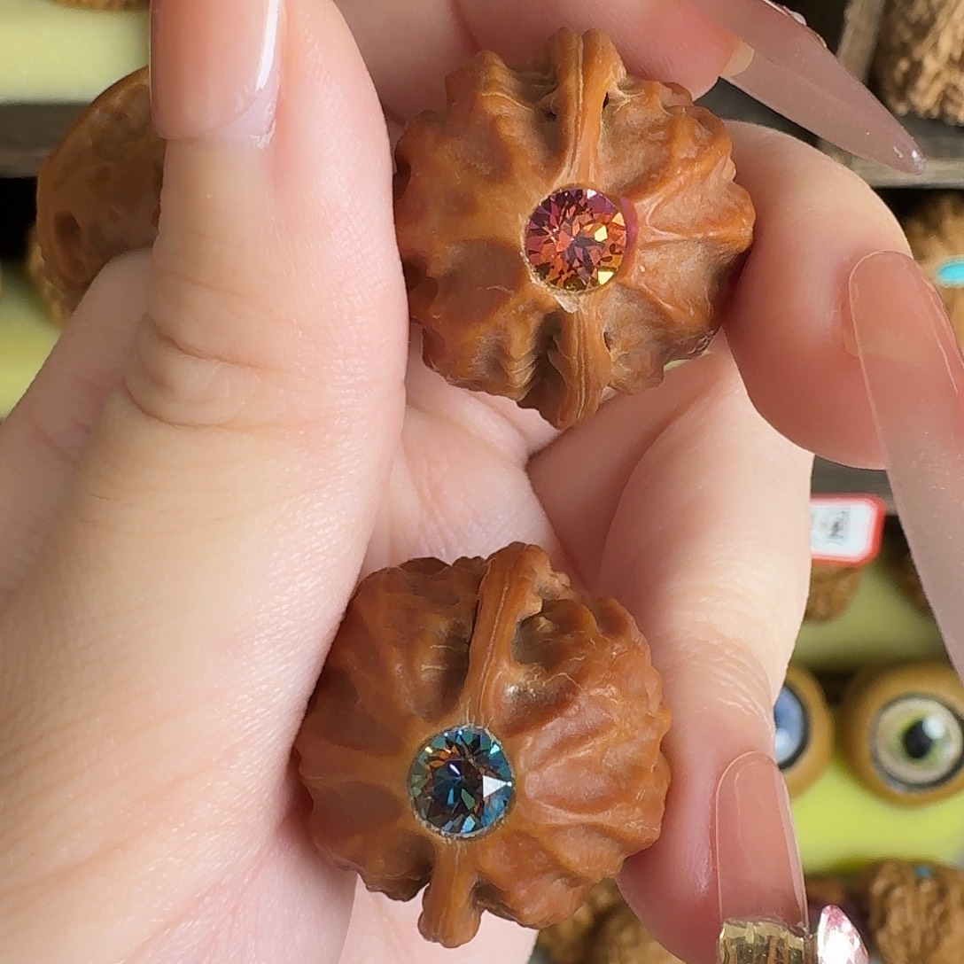 文玩核桃秋子镶嵌小手捻