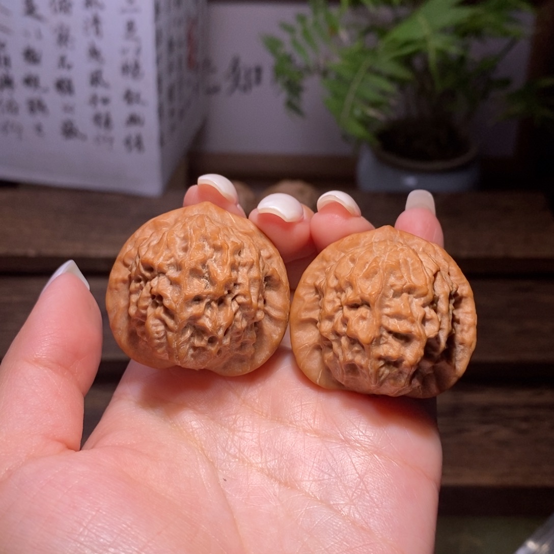 文玩核桃吊坠全品37瓷娃娃正尖精品