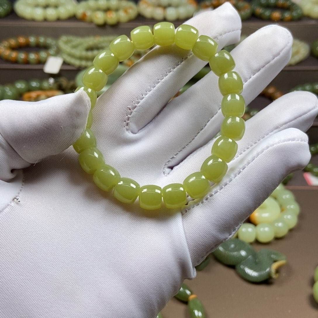 透闪石质玉手链未镶嵌穆*