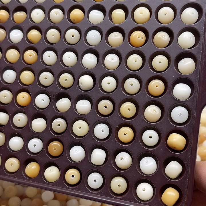 白玉菩提吊坠微瑕9-7双色墩100颗卡灯牌宠200颗