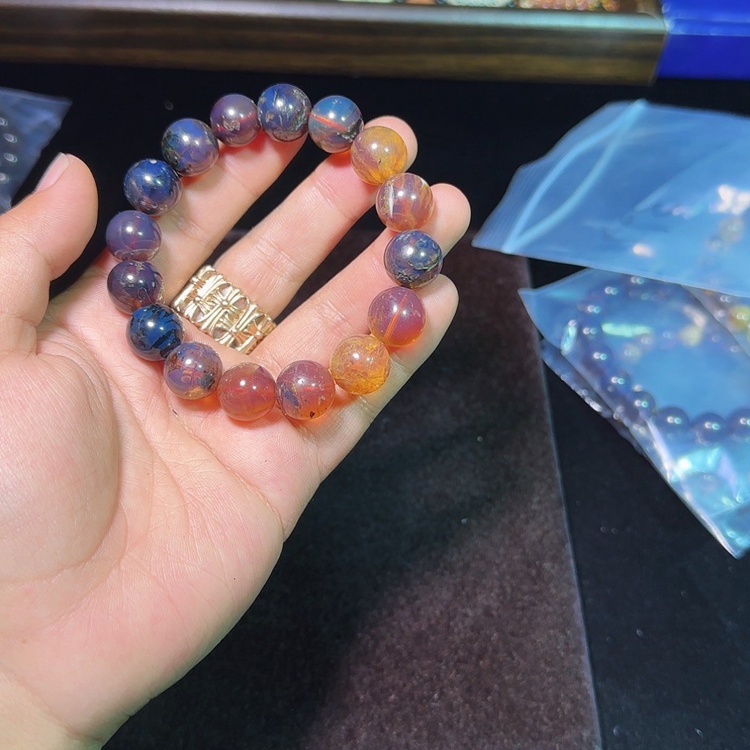 琥珀未镶嵌裸石琥珀