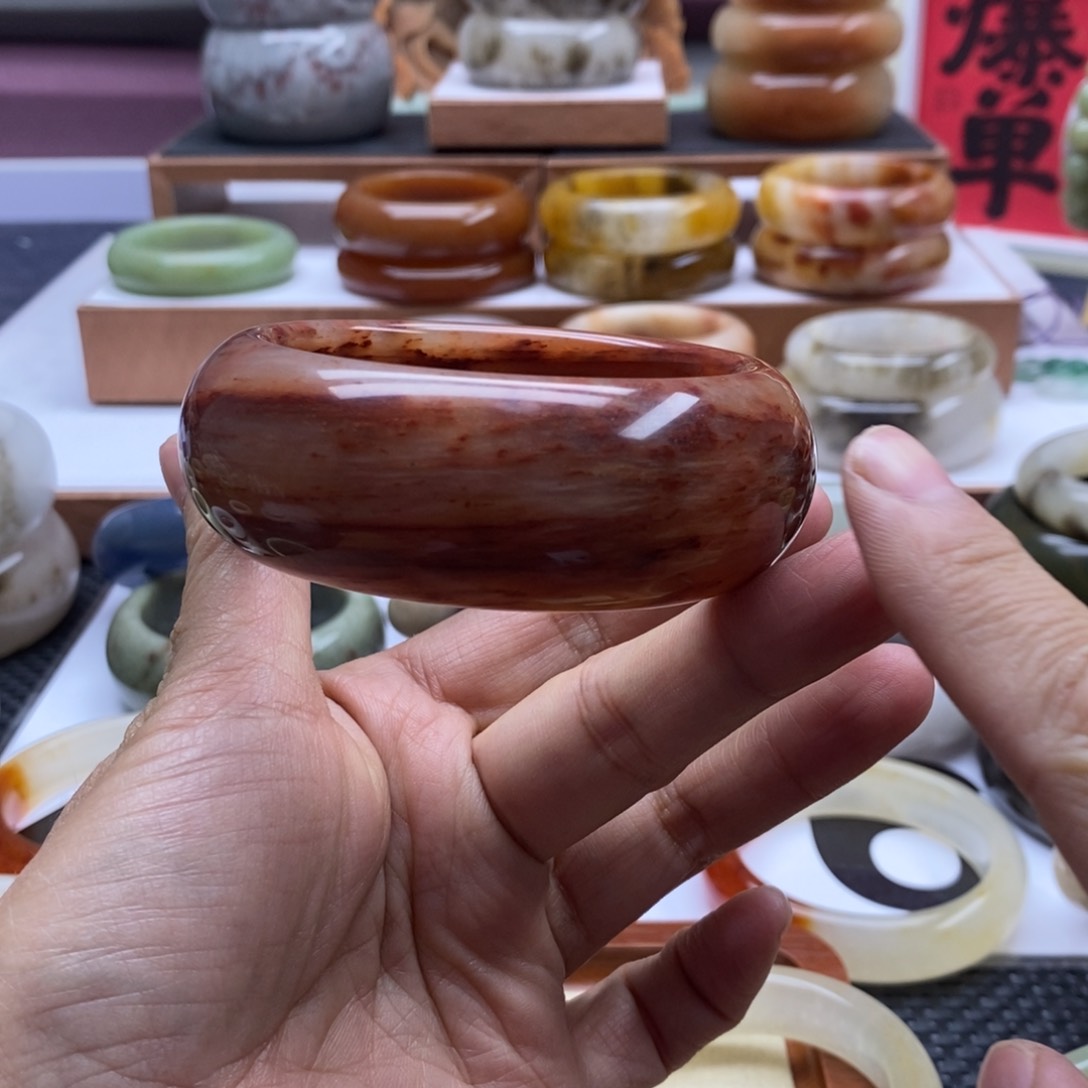 石英质玉手镯未镶嵌海**朵