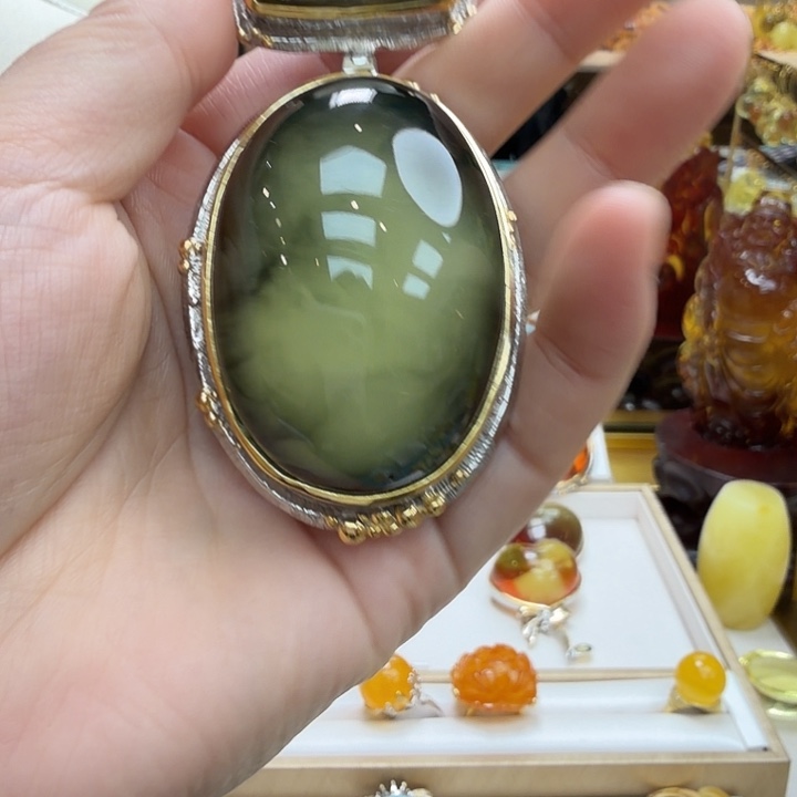琥珀未镶嵌珠宝奇石