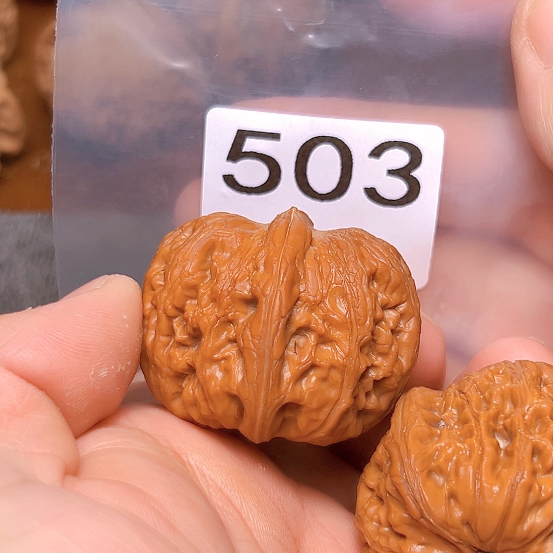 吊坠文玩核桃42元宝。有瑕疵