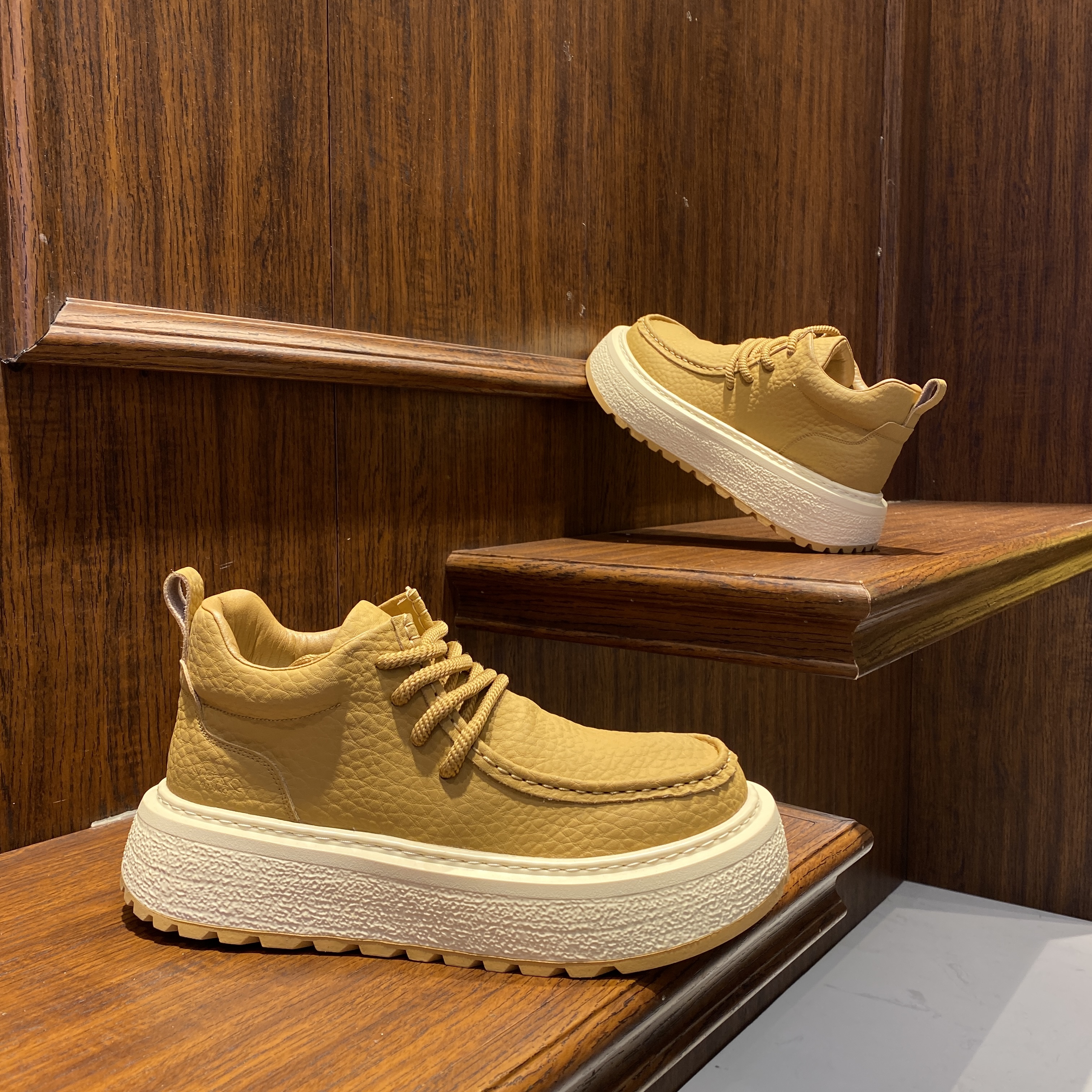 冬季新款男士纯色复古厚底马丁靴保暖时尚百搭舒适软底高端休闲鞋