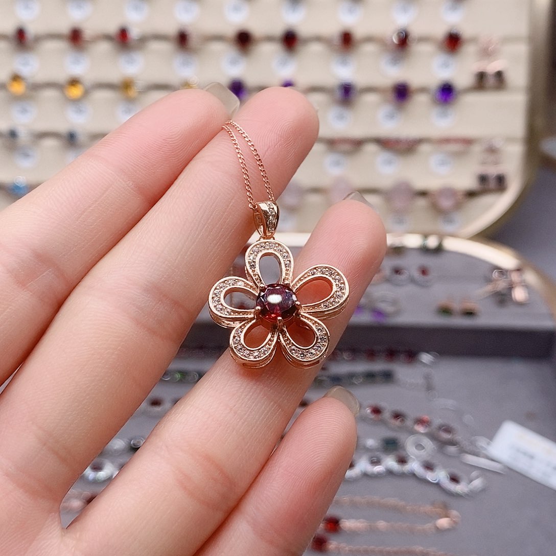 石榴石颈饰银S925镶嵌吊坠