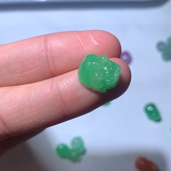 紫***森翡翠未镶嵌颈饰挂件