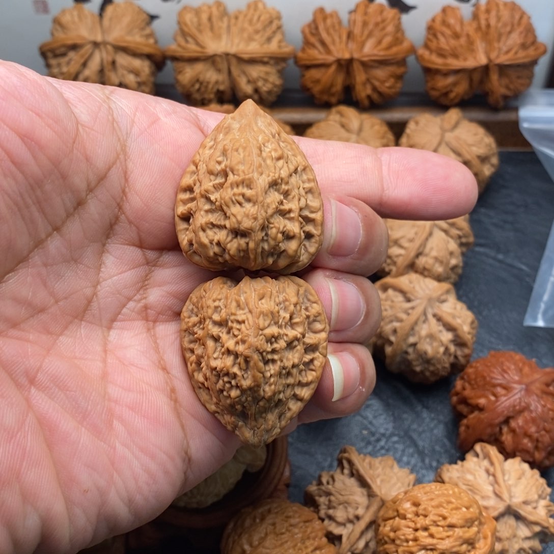 文玩核桃把件塔尖