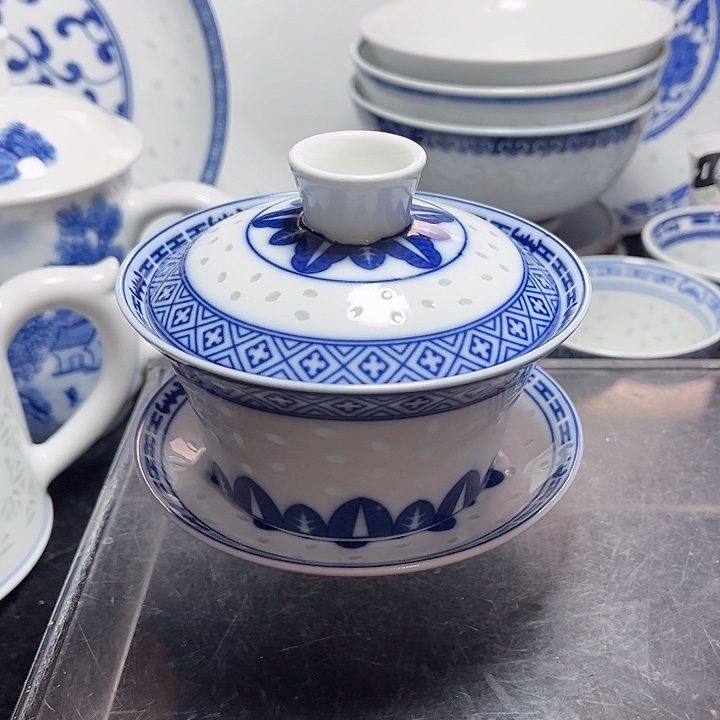 碗青花玲珑三才盖碗