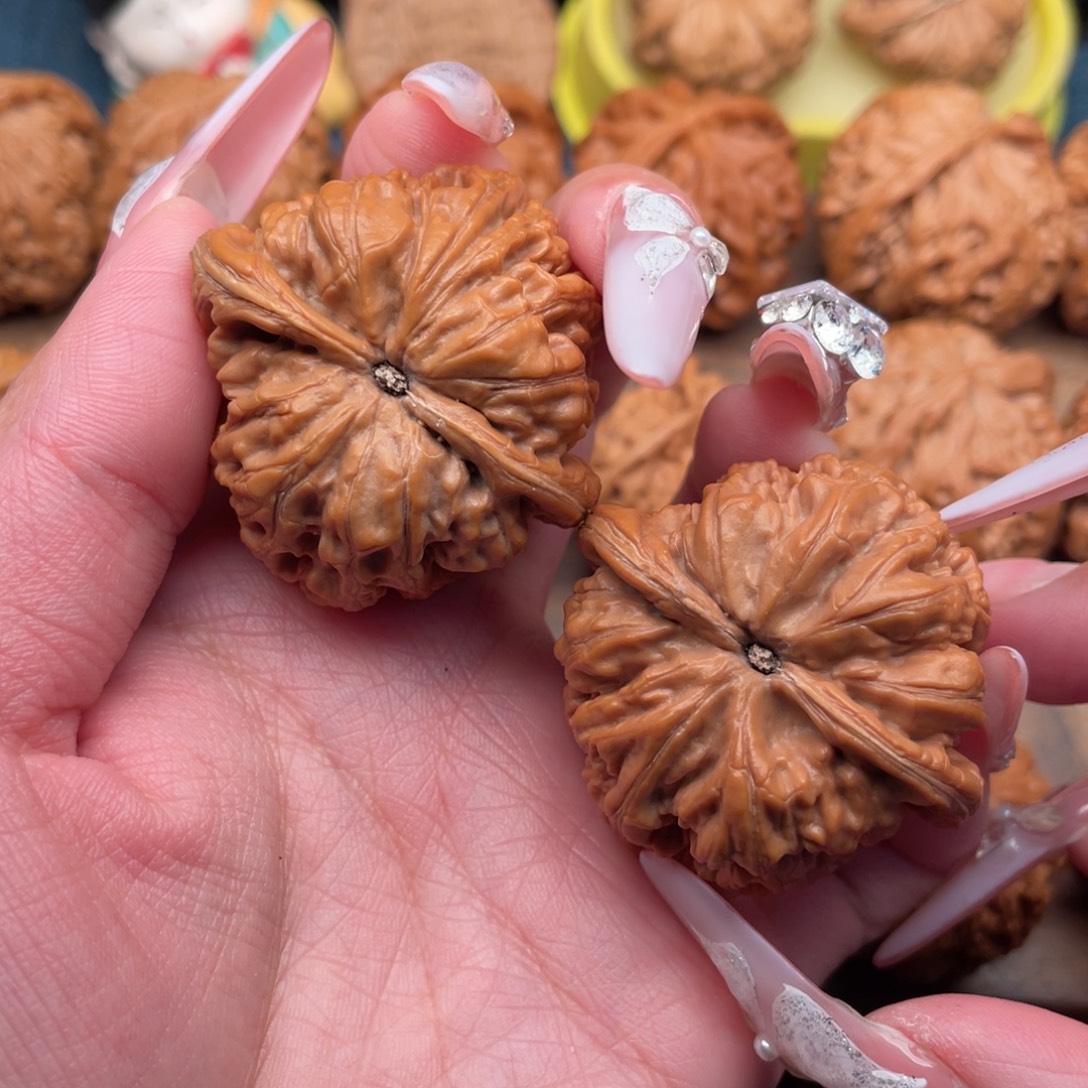 文玩核桃把件全品原桩粗筋42，复刻底