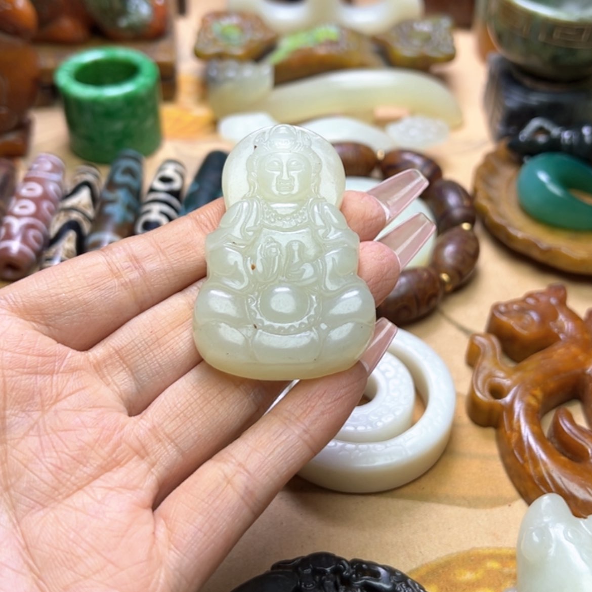 【闪购商品】蛇纹石玉颈饰未镶嵌