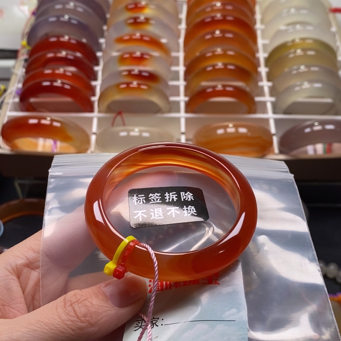 张****玛瑙/玉髓未镶嵌手镯冰片纹