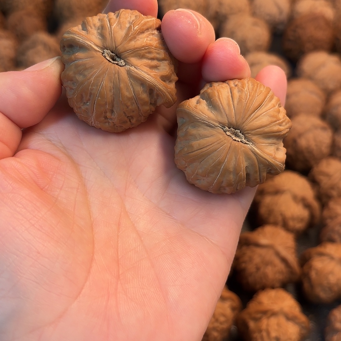 Y***雪文玩核桃吊坠铁锤