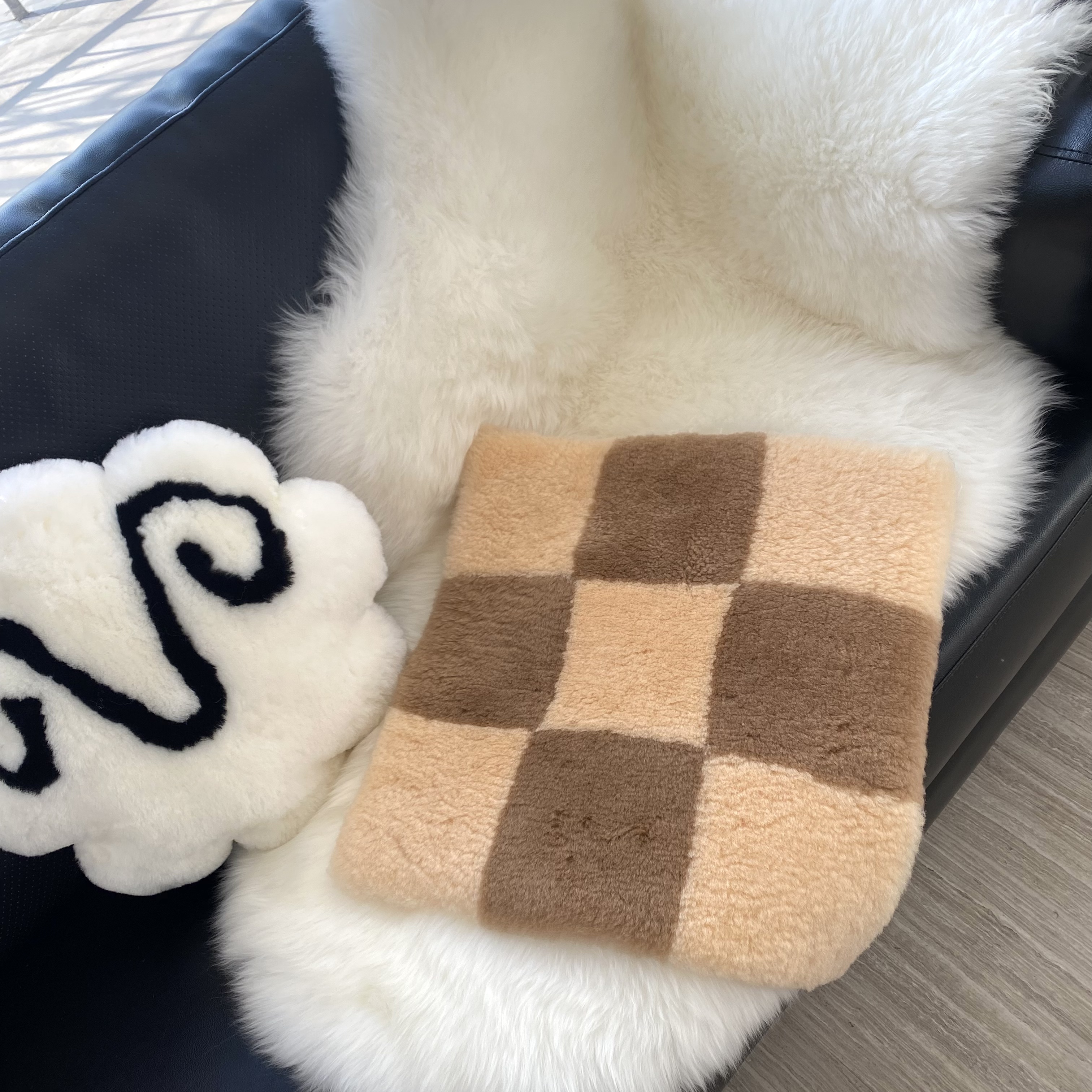 100%澳洲纯羊皮羊剪绒坐垫适于沙发汽车座椅家用学生用