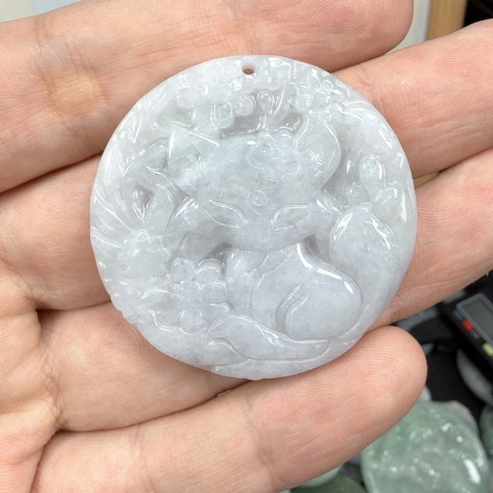 翡翠挂件未镶嵌翡翠