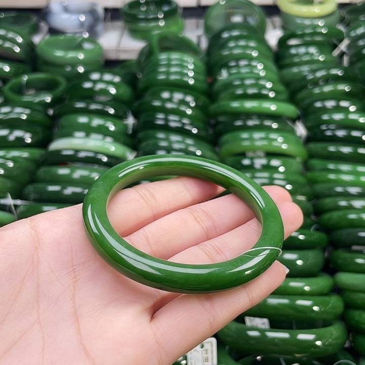 未镶嵌手镯和田玉（碧玉）