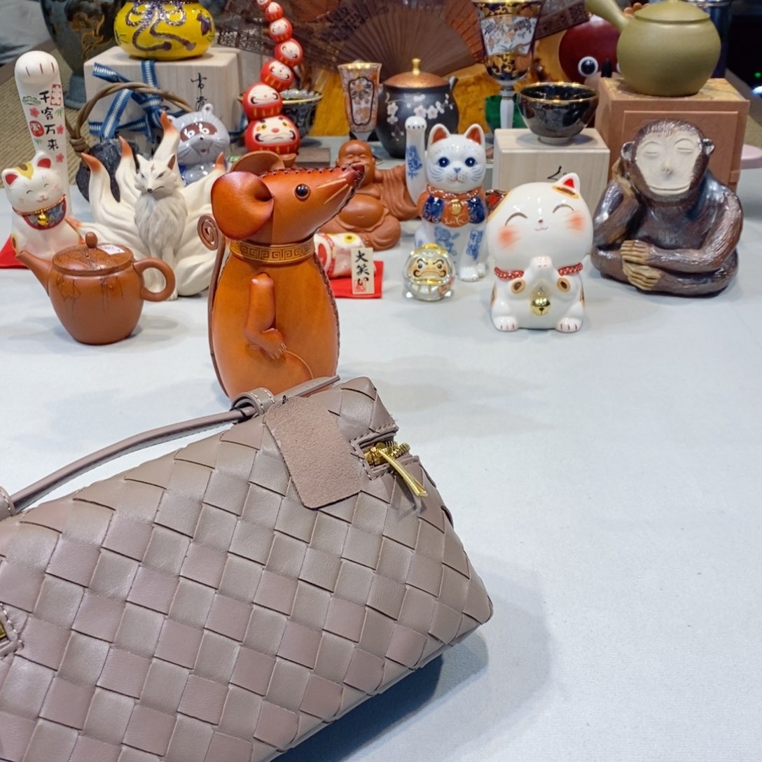 羊皮（革）小牛皮（革）