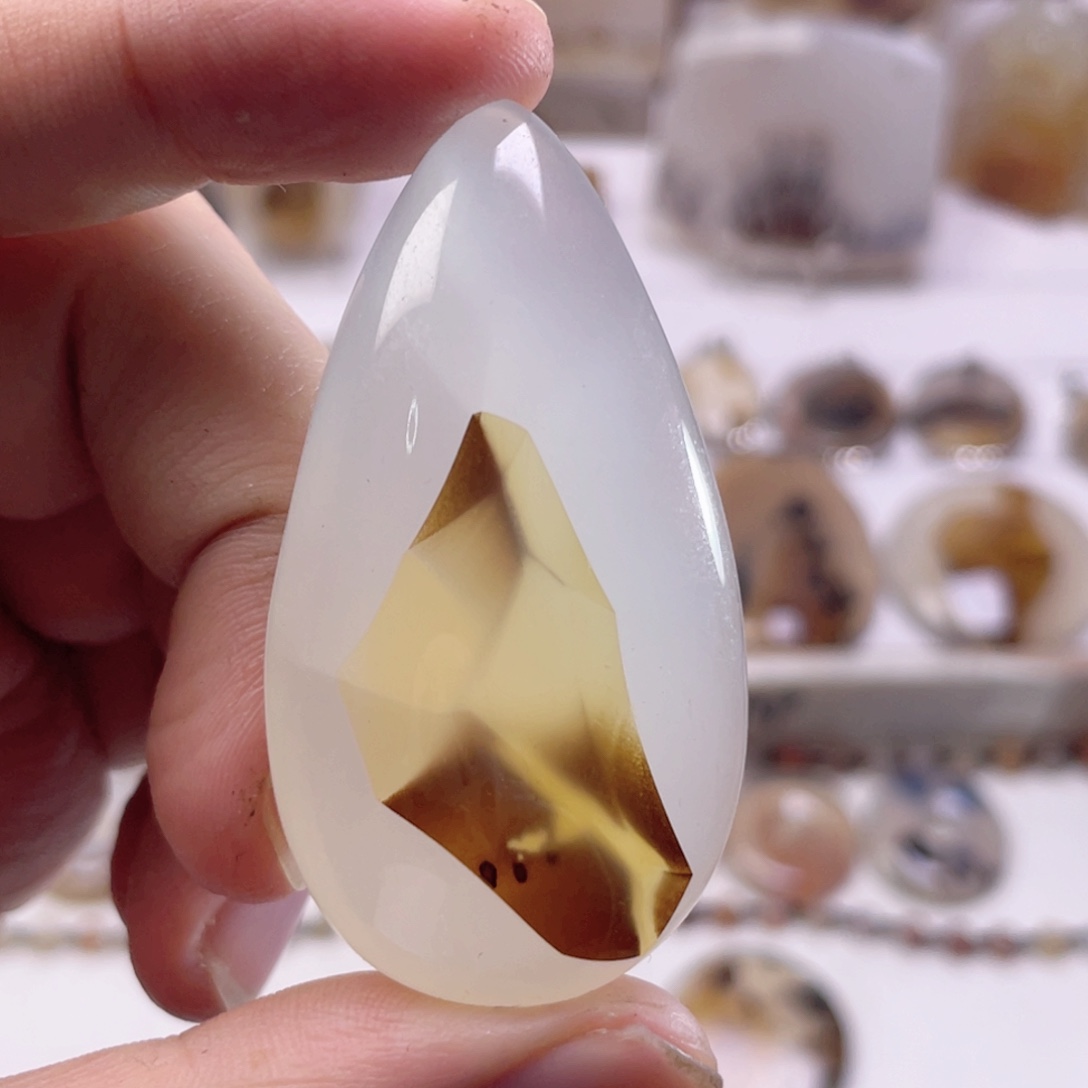 玛瑙/玉髓未镶嵌珠宝奇石