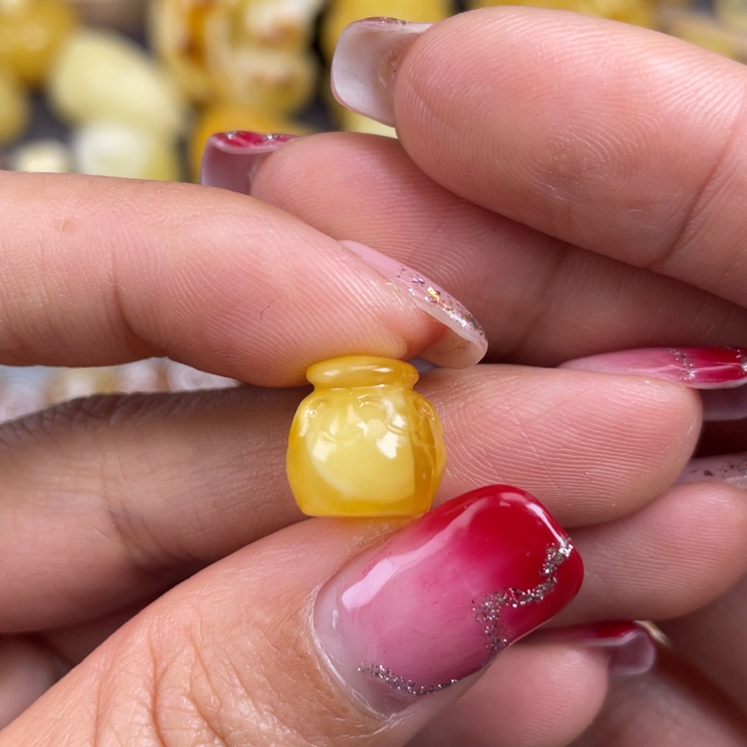 琥珀裸石未镶嵌蜜蜡