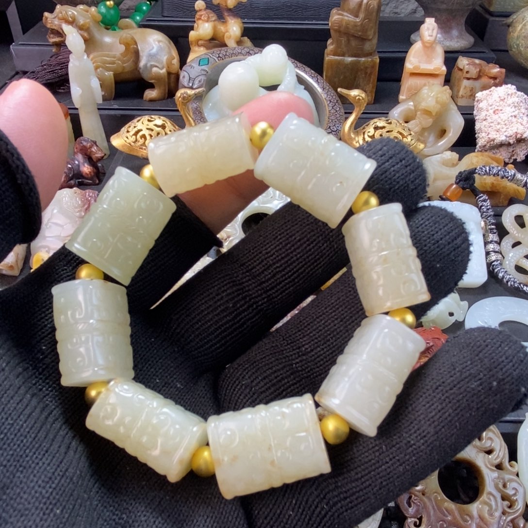 未镶嵌和田玉（糖玉）挂件