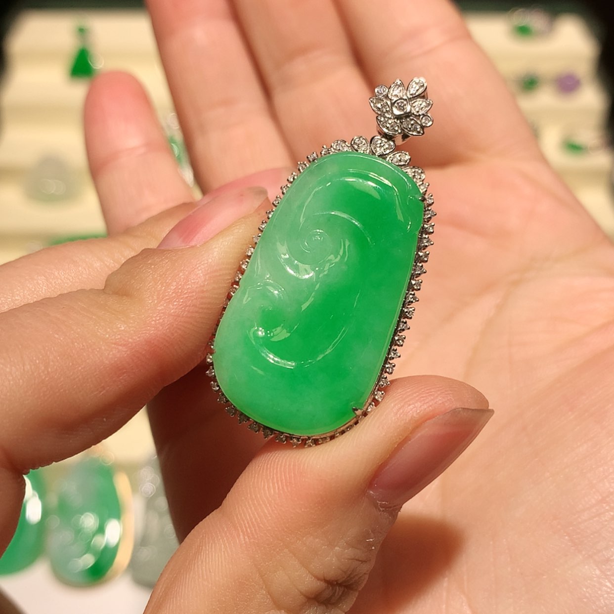 【闪购商品】翡翠颈饰18K金镶嵌缅甸A货