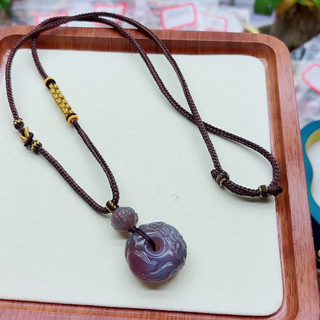 沐****玛瑙/玉髓未镶嵌手链盐源15