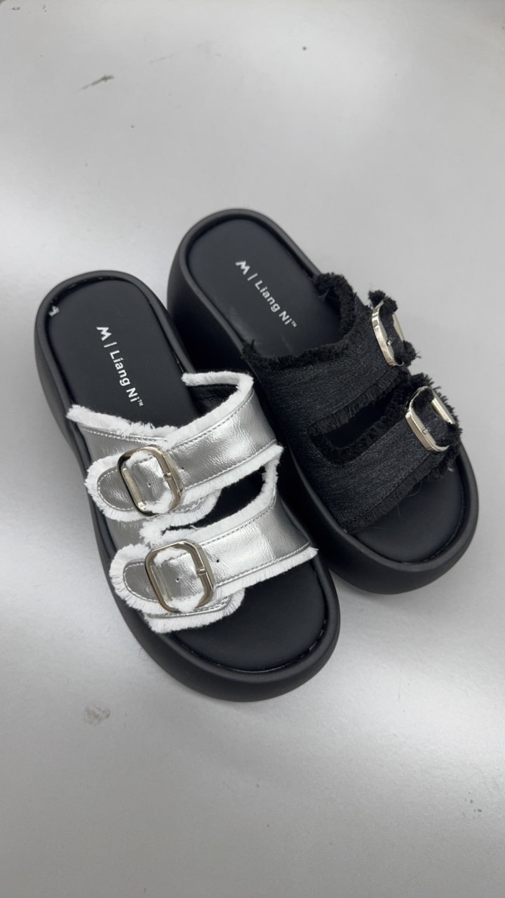 2005防滑皮带扣露趾一字拖夏季女士女鞋纳帕纹高