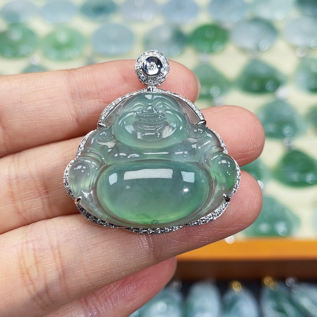 翡翠颈饰18K金镶嵌吊坠