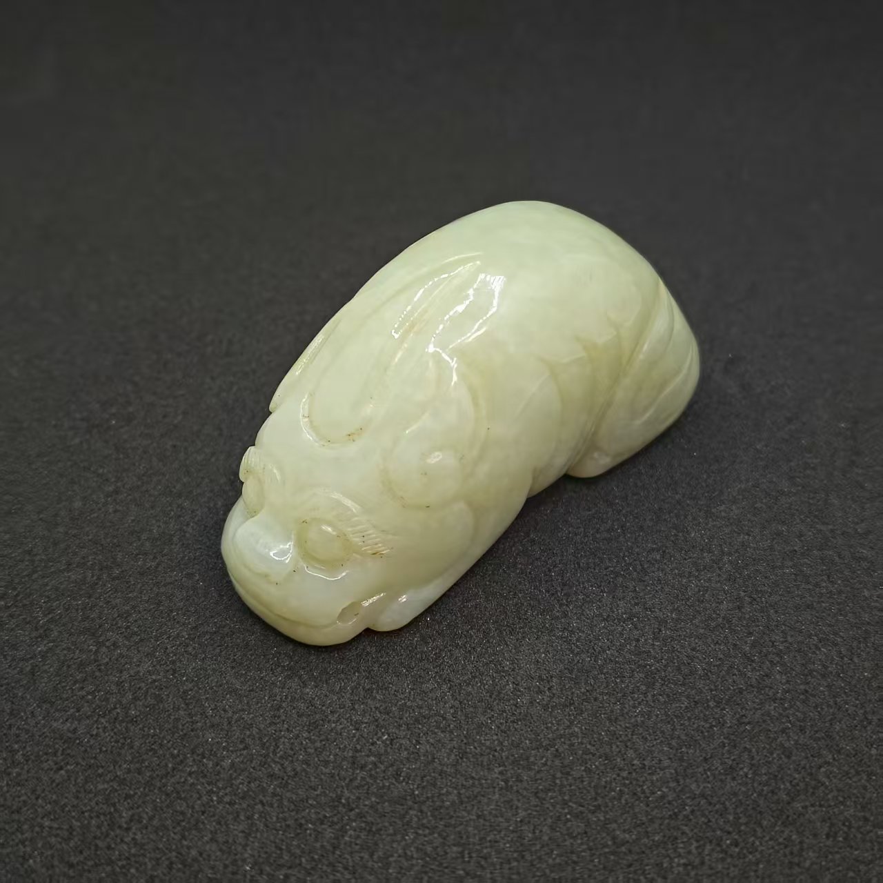 8P7   清   和田玉瑞兽手把件