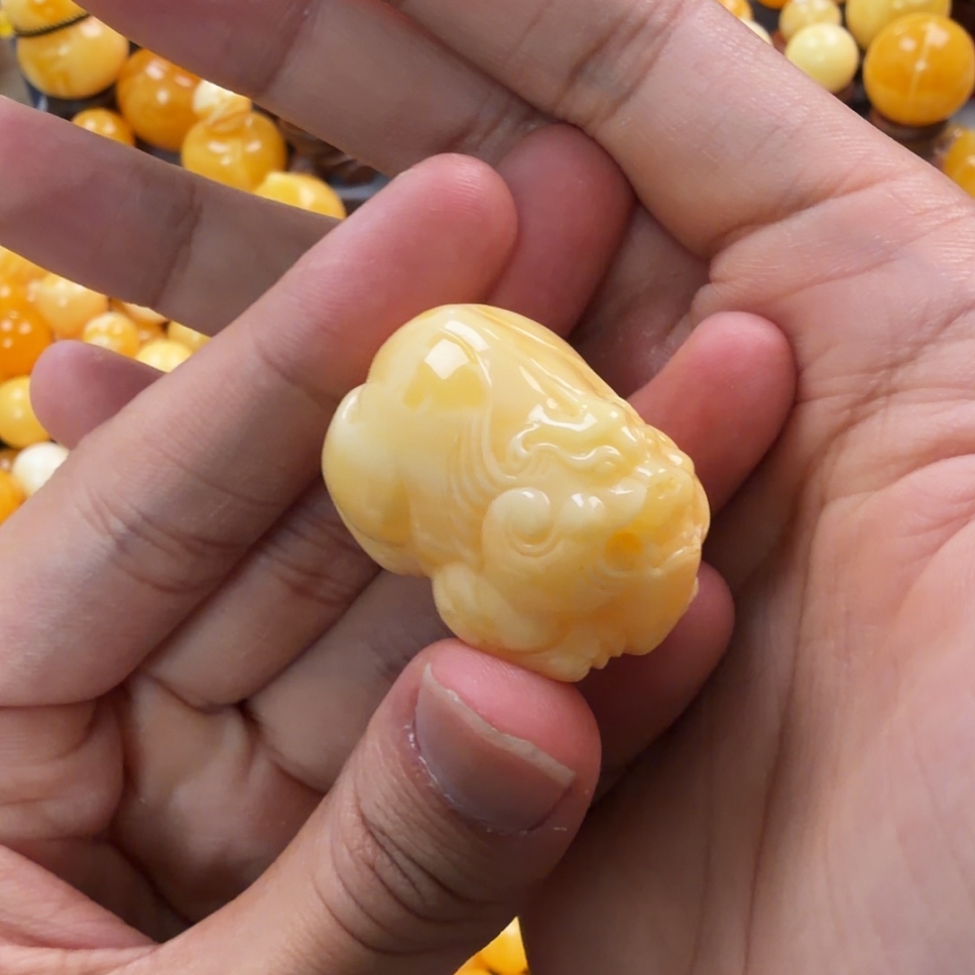 琥珀未镶嵌珠宝奇石