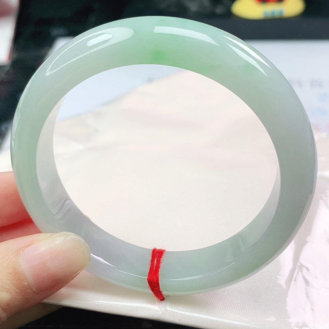 翡翠未镶嵌手镯正