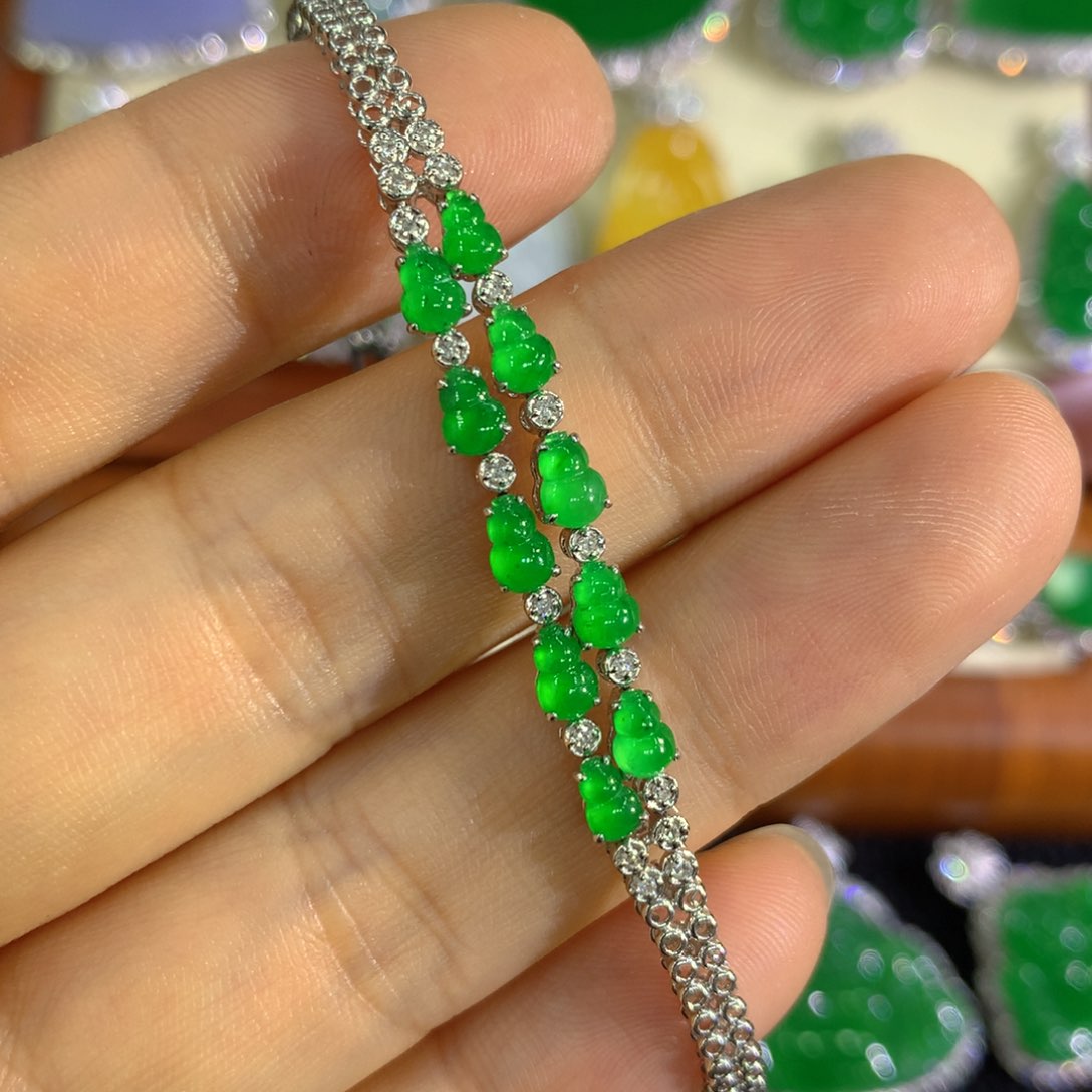 翡翠18K金镶嵌颈饰葫芦手链