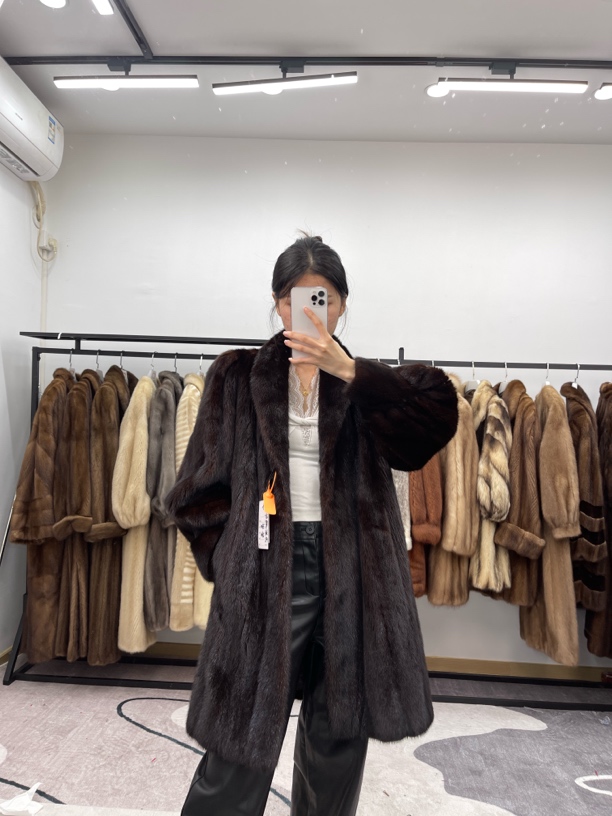 TT29(2Xl)棕色中古进口水貂毛外套，肩40胸围116衣长90袖长61