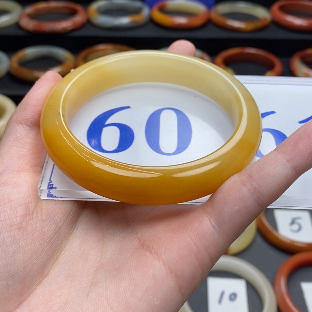 石英质玉（黄龙玉）手镯未镶嵌